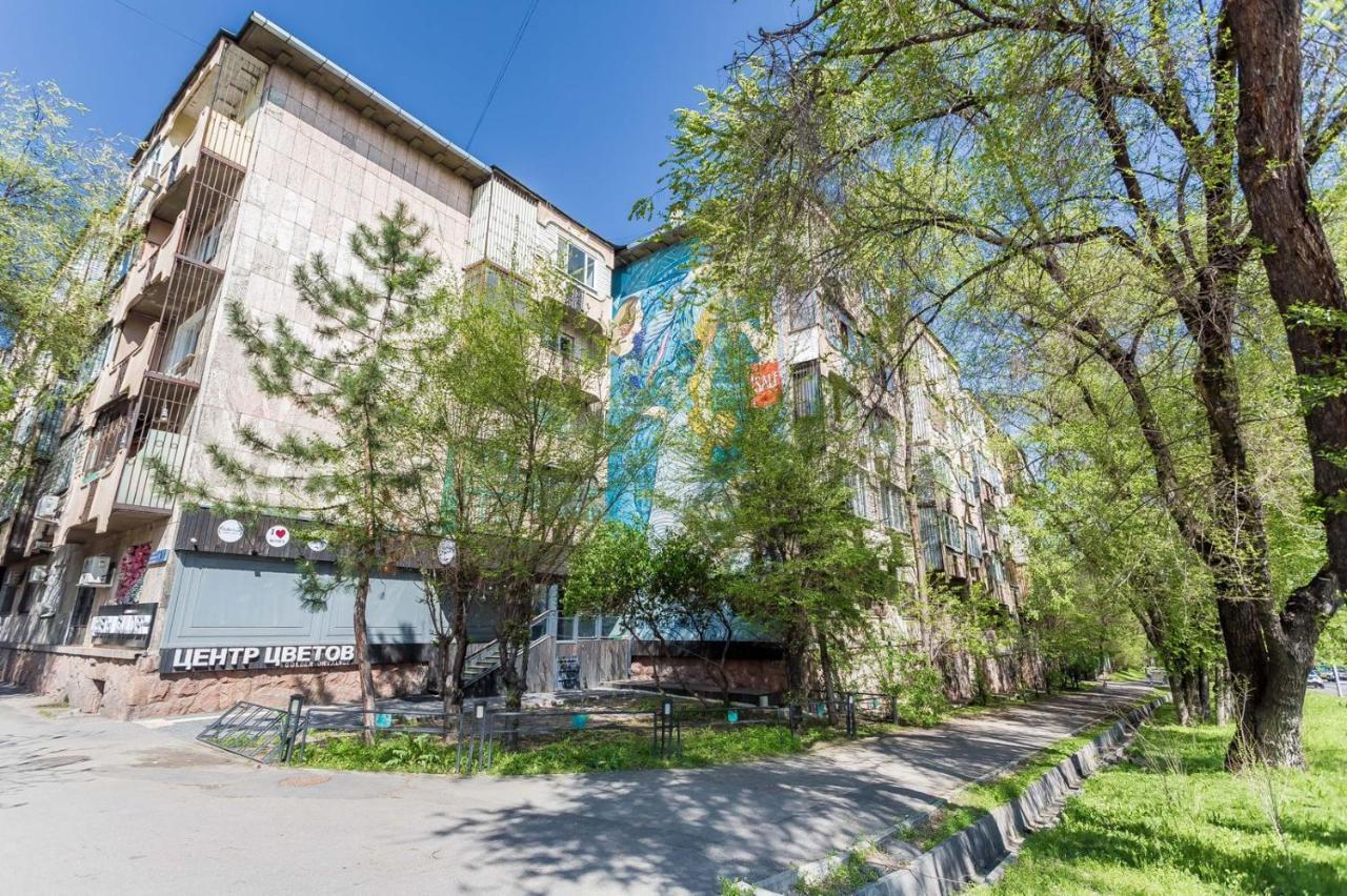светлая в центре города Almaty